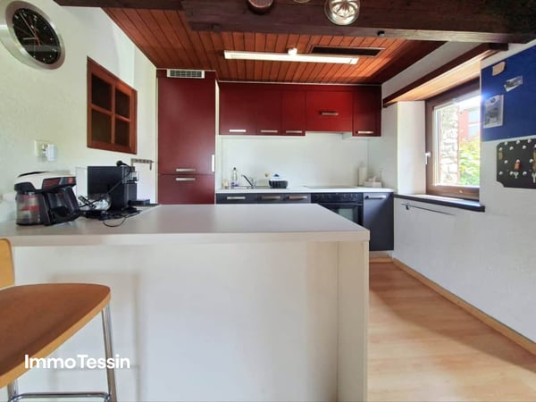 Wunderschönes und typisches Tessiner Haus vollständig renoviert und an sehr guter Lage mit grossem Grundstück 9