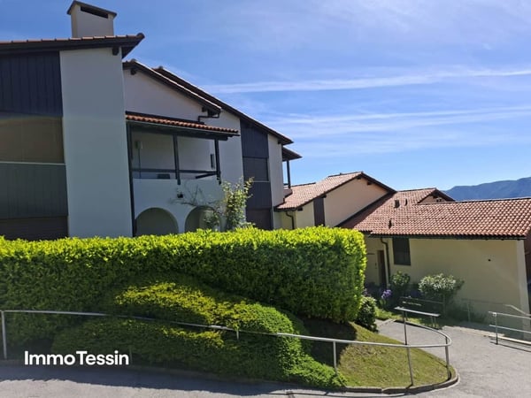 Wunderschöne Wohnung mit fantastischer Seesicht auf den Lago di Lugano und Pool in der Residenza Bellavista Cademario nähe Lugano 6
