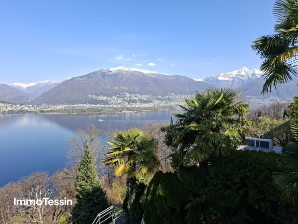 Haus mit atemberaubender 180 Panorama-Seesicht auf den Lago Maggiore, Terrasse, Garten und direkter Zufahrt 2