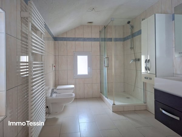 Grosszügiges & komplett renoviertes Haus mit 7 Schlafzimmern an ruhiger Lage zum top Preis 13