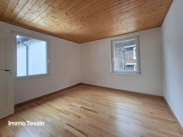 Grosszügiges & komplett renoviertes Haus mit 7 Schlafzimmern an ruhiger Lage zum top Preis 7