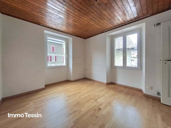 Grosszügiges & komplett renoviertes Haus mit 7 Schlafzimmern an ruhiger Lage zum top Preis 6