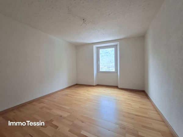Grosszügiges & komplett renoviertes Haus mit 7 Schlafzimmern an ruhiger Lage zum top Preis 9