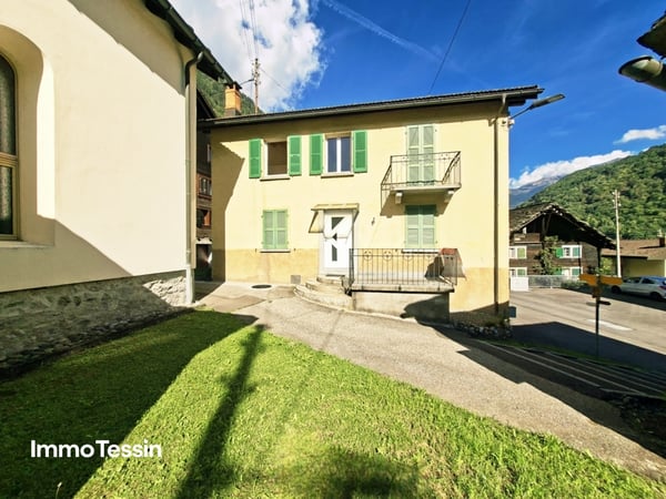 Grosszügiges & komplett renoviertes Haus mit 7 Schlafzimmern an ruhiger Lage zum top Preis 2