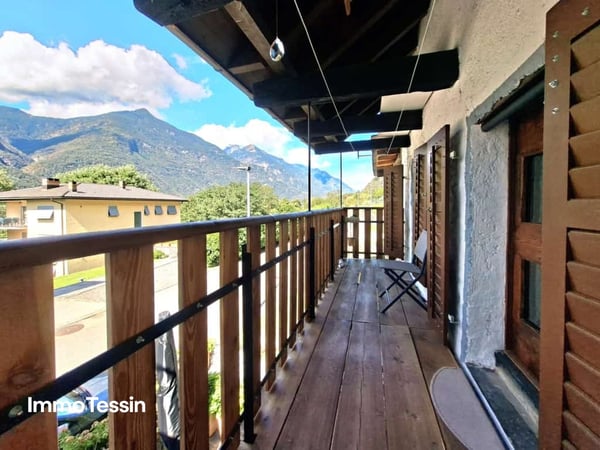 Gemütliches Tessiner Haus komplett renoviert an ruhiger Lage mit schönem Weitblick, Terrasse und Balkon 4