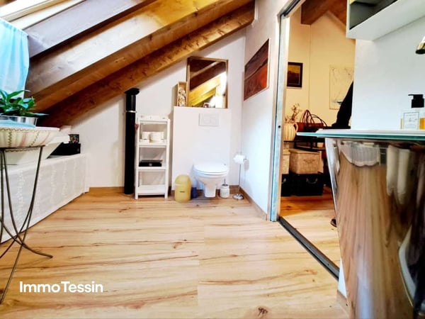 Gemütliches Tessiner Haus komplett renoviert an ruhiger Lage mit schönem Weitblick, Terrasse und Balkon 13