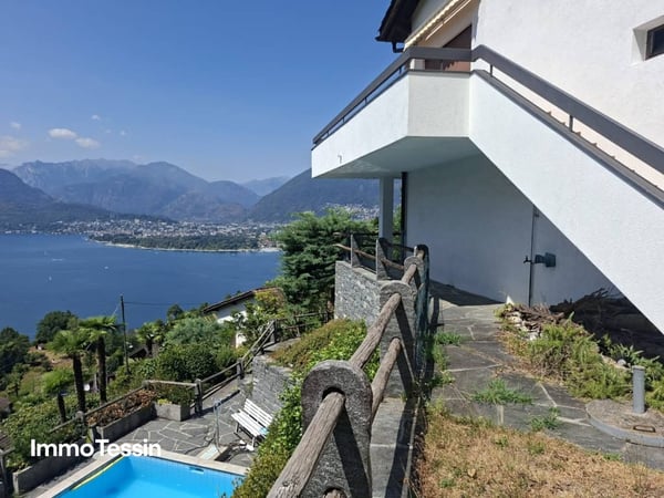 Wunderschöne Villa mit Pool und Einliegerwohnung an exklusiver Aussichtslage mit fantastischer 180 Grad Seesicht über den Lago Maggiore 5