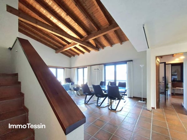Wunderschöne Villa mit Pool und Einliegerwohnung an exklusiver Aussichtslage mit fantastischer 180 Grad Seesicht über den Lago Maggiore 9