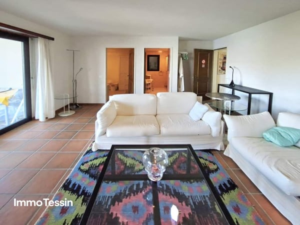 Wunderschöne Villa mit Pool und Einliegerwohnung an exklusiver Aussichtslage mit fantastischer 180 Grad Seesicht über den Lago Maggiore 13