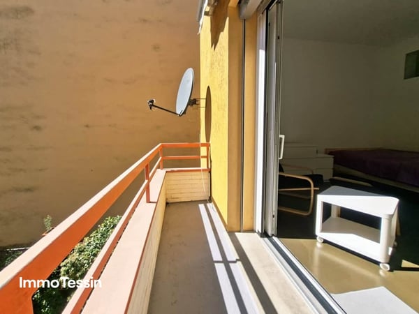 Top Preis & Zweitwohnsitz: Renovierte Ferienwohnung an bester Lage mit Seesicht und nahe der Promenade von Locarno 4