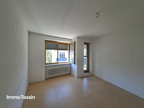 Attraktive Anlageimmobilie mit 19 Wohnungen und Gewerbe an zentraler top Lage in Chiasso 11