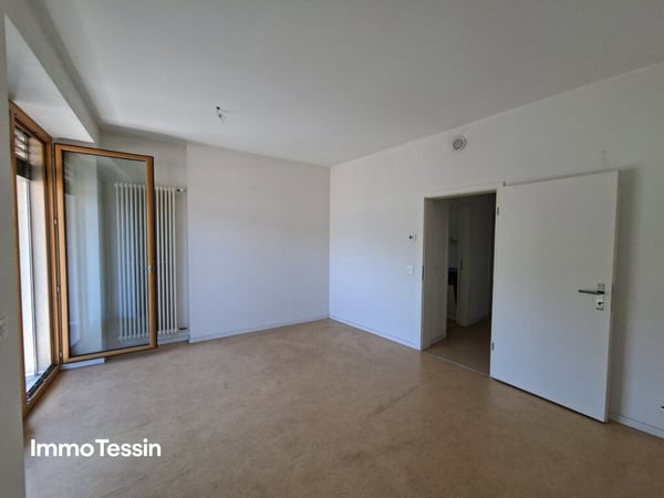 Attraktive Anlageimmobilie mit 19 Wohnungen und Gewerbe an zentraler top Lage in Chiasso 9