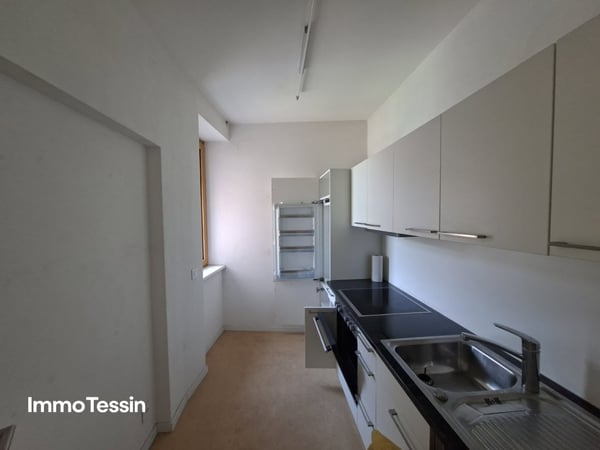 Attraktive Anlageimmobilie mit 19 Wohnungen und Gewerbe an zentraler top Lage in Chiasso 10