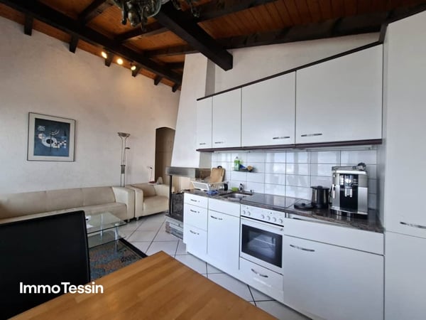 Traditionelles Tessinerhaus mit 2 separaten Wohnungen und atemberaubende Sicht auf den Lago Maggiore 8