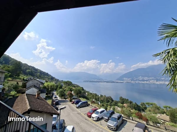Traditionelles Tessinerhaus mit 2 separaten Wohnungen und atemberaubende Sicht auf den Lago Maggiore 1