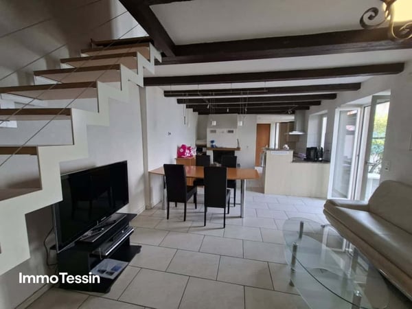 Traditionelles Tessinerhaus mit 2 separaten Wohnungen und atemberaubende Sicht auf den Lago Maggiore 12