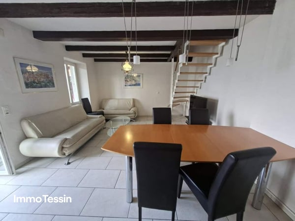 Traditionelles Tessinerhaus mit 2 separaten Wohnungen und atemberaubende Sicht auf den Lago Maggiore 11
