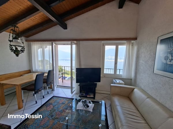 Traditionelles Tessinerhaus mit 2 separaten Wohnungen und atemberaubende Sicht auf den Lago Maggiore 10