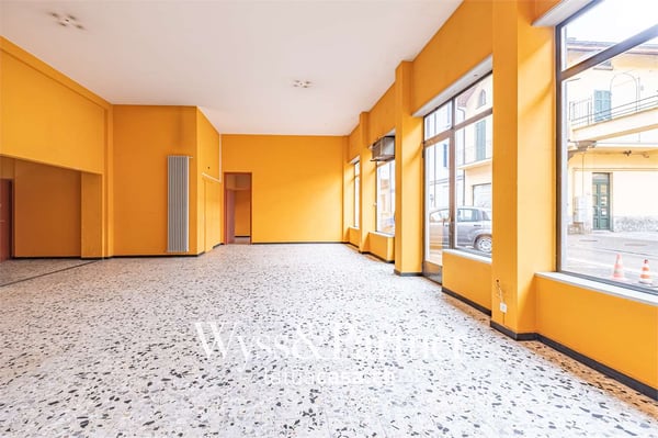 Chiasso - spazio commerciale con grande visibilità 6