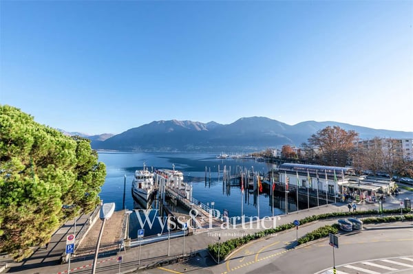 AFFITTASI ATTICO 1.5 LOCALI DIRETTAMENTE SUL LAGO 12