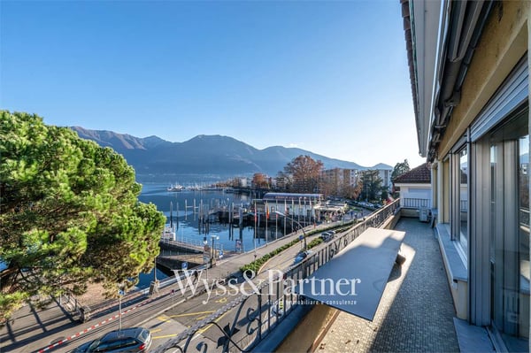 AFFITTASI ATTICO 1.5 LOCALI DIRETTAMENTE SUL LAGO 13