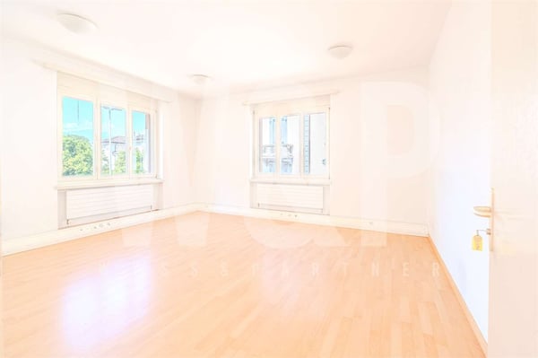 Bellinzona centro - Luminoso ufficio di 1 locali 2