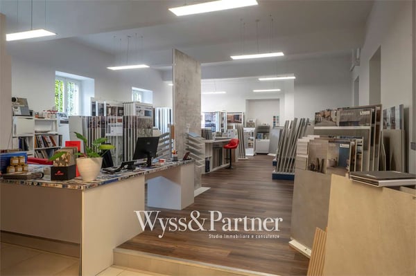 Muralto - Ampio spazio commerciale in affitto 4