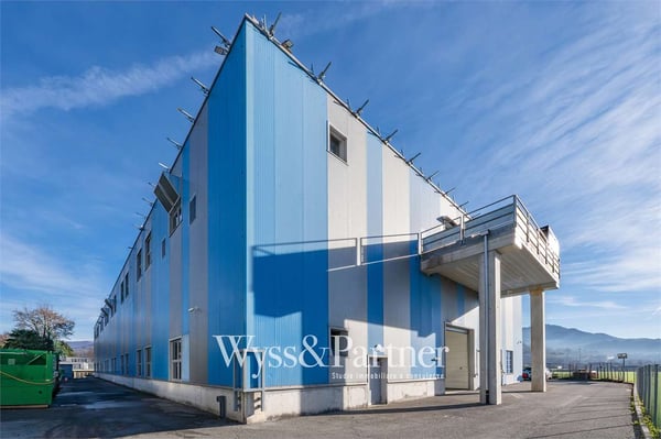 Agno - ampio spazio commerciale 12