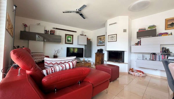 Bioggio - ampio 4,5 con vista lago 2