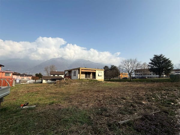Vendesi terreno edificabile 1