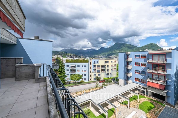 4.5 locali ristrutturato a Lugano con terrazza, 2 bagni e parcheggio 11