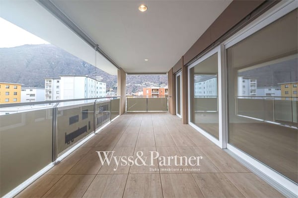 Vendesi a Bellinzona splendido 3,5 con balcone panoramico 10