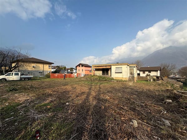 Vendesi terreno edificabile 2