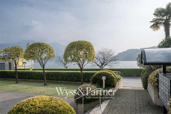 Spazioso 4,5 locali a Morcote con ampio balcone e vista lago 13