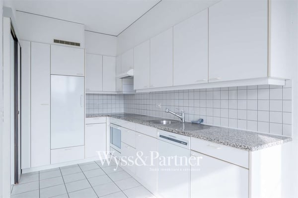 Spazioso 4,5 locali a Morcote con ampio balcone e vista lago 3