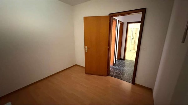 2 locali con locale hobby e balcone  Bodio 6