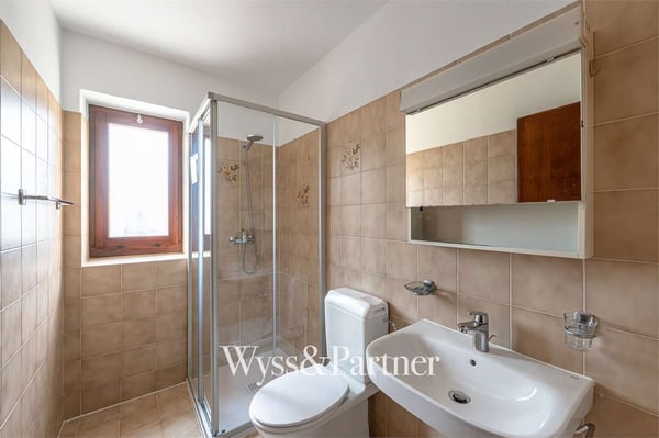 3,5 locali con giardino privato, terrazza e piscina a Pregassona 7