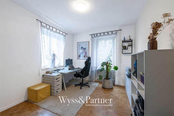 Casa singola con giardino, 3 camere da letto e 4 posteggi a Castel San 9