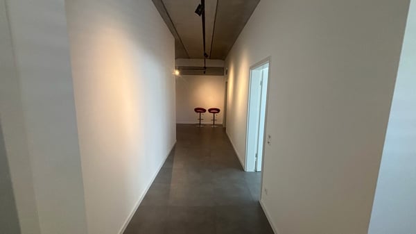 MEZZOVICO - ufficio nuovo, luminoso e divisibile 3
