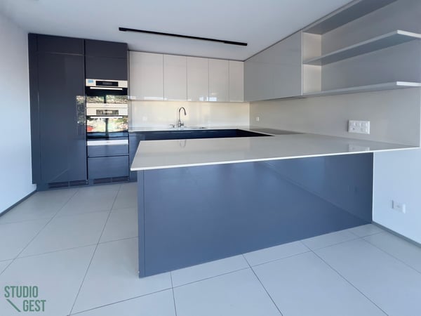 Elegante attico con grandissima terrazza coperta 10