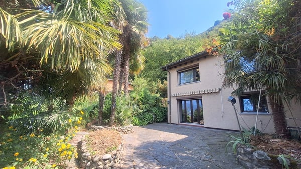 Soleggiata,  Tranquillità,  Spaziosa Villa  indipendente con giardino, piscina 3