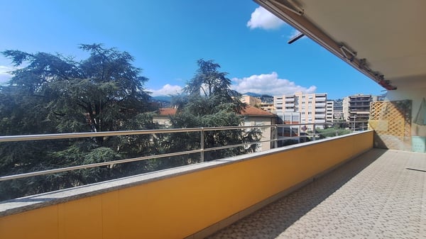 Comodità, Centrale, Luminoso Appartamento con ampia terrazza, garage e posto auto 3