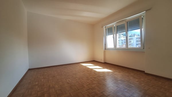 Comodità, Centrale, Luminoso Appartamento con ampia terrazza, garage e posto auto 15