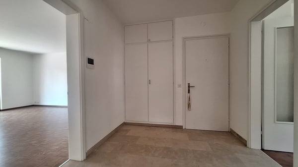 Comodità, Centrale, Luminoso Appartamento con ampia terrazza, garage e posto auto 10