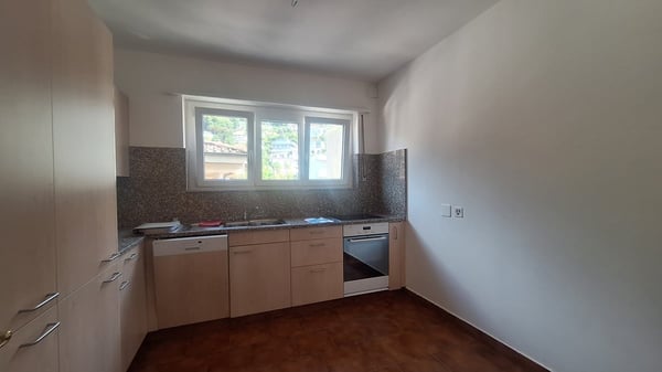 Comodità, Centrale, Luminoso Appartamento con ampia terrazza, garage e posto auto 11