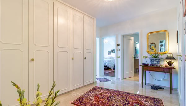 Elegante Attico con Vista Aperta e Piscina Panoramica – Porza (Lugano) 10