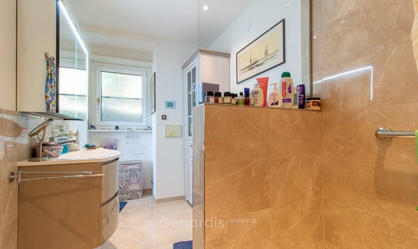 Elegante Attico con Vista Aperta e Piscina Panoramica – Porza (Lugano) 28