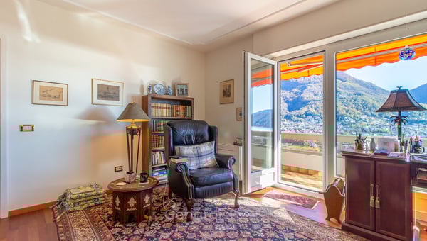 Elegante Attico con Vista Aperta e Piscina Panoramica – Porza (Lugano) 21