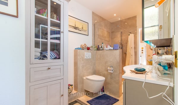 Elegante Attico con Vista Aperta e Piscina Panoramica – Porza (Lugano) 26