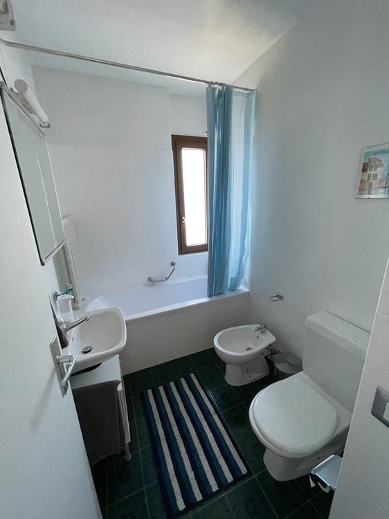 Comodità, Appartamento loc 1.5, con Terrazza, vista panoramica, cantina 10